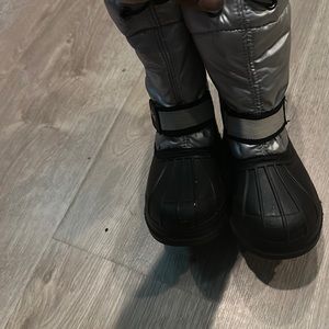 Brand new never worn Size 6 children polo boots